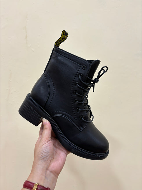 Fashionable Tie - Up  Mid  Boots